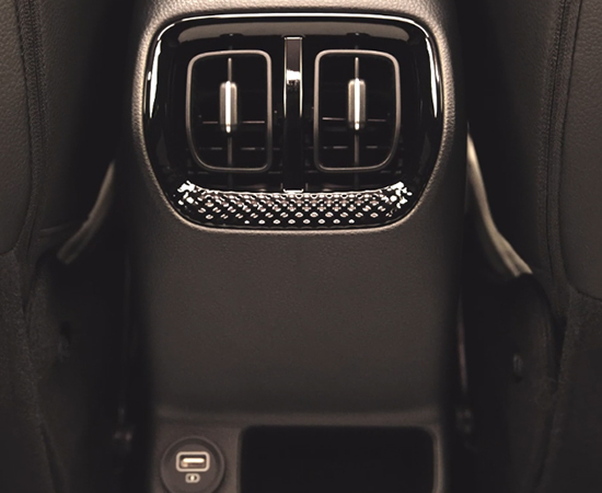 USB Chargers (Front console, 2nd Row)