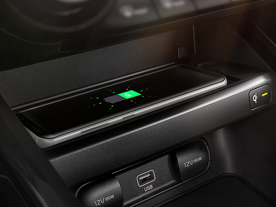 Wireless smartphone charger